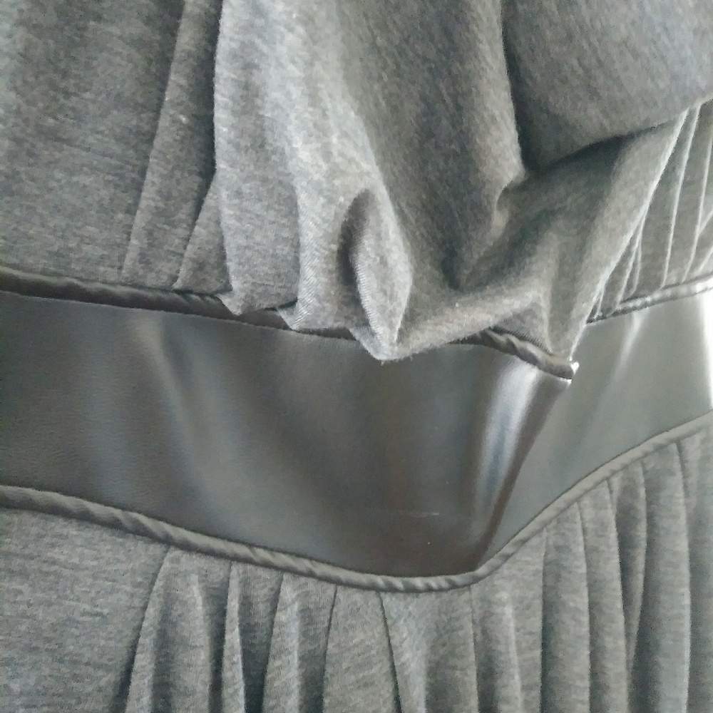 Dress - Picture 4 of 8
